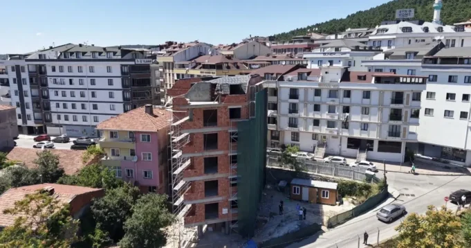 Çekmeköy’deki ‘Eğri Bina’ İddialarına Belediye Başkanı Orhan Çerkez’den Nokta Koyan Açıklama