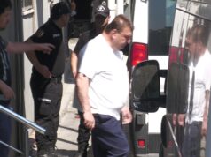 Seferihisar Belediye Başkanı İsmail Yetişkin Tutuklandı: Sağlık Durumuyla İlgili Tartışmalar Büyüyor
