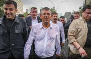 CHP’de Kritik Viraj: Özgür Özel ve 93 Vekil İstifaya mı Hazırlanıyor?