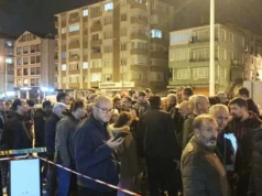 Kocaeli’de 7 Katlı Bina Kolonlarından Gelen Sesler Üzerine Boşaltıldı