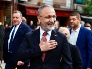 Tutuklu Başkan Mithat Bülent Özmen’den İlk Mesaj: Hukuka İnancımızdan Vazgeçmeyeceğiz