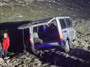 Hakkari’de Göçmenleri Taşıyan Minibüs Dereye Yuvarlandı: 20 Yaralı