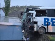 Şırnak’ta Yolcu Otobüsü TIR ile Çarpıştı: 1 Ölü, 14 Yaralı