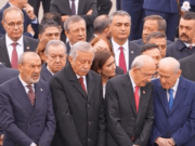 Kılıçdaroğlu ve Bahçeli Anıtkabir’de Uzun Uzun Sohbet Etti